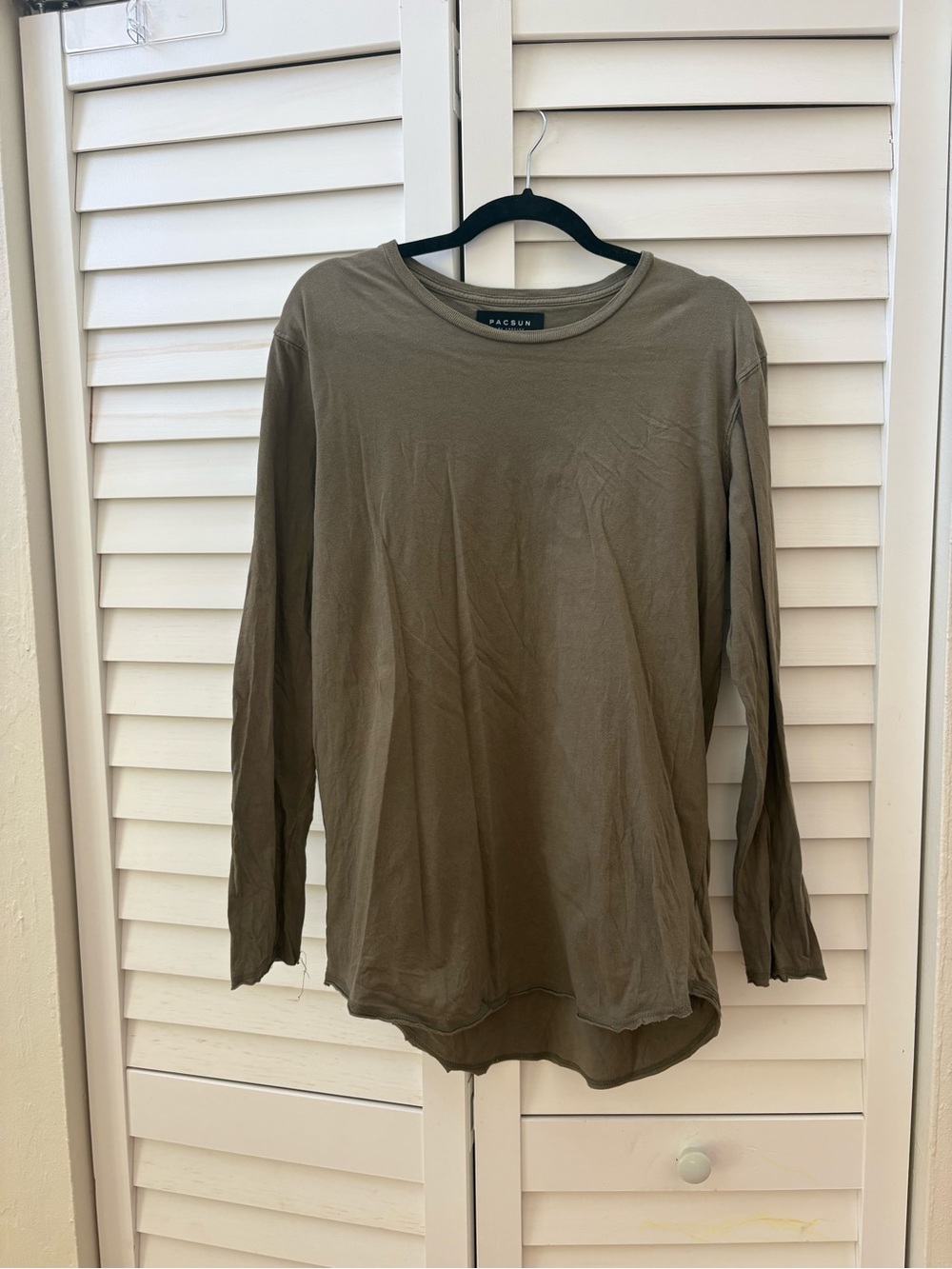 Pacsun Olive Green Long Sleeve Curved Hem Shirt Medium